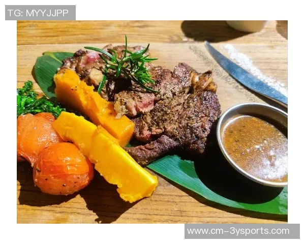 亚当斯如野兽般光脚漫步手持牛排展现原始魅力 亚当斯如野兽般光脚漫步手持牛排展现原始魅力