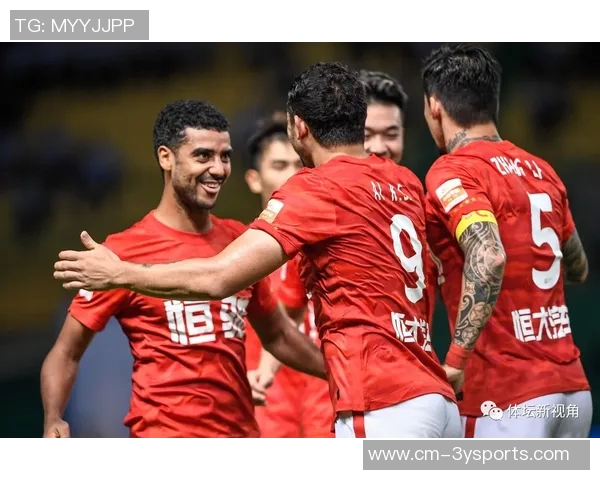 刘浩帆小禁区内解围失误险酿乌龙球队友遭殃令人捏把汗