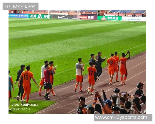 河南俱乐部酒祖杜康与云南玉昆战平尹鸿博中超告别战感人落幕 河南俱乐部酒祖杜康与云南玉昆战平尹鸿博中超告别战感人落幕